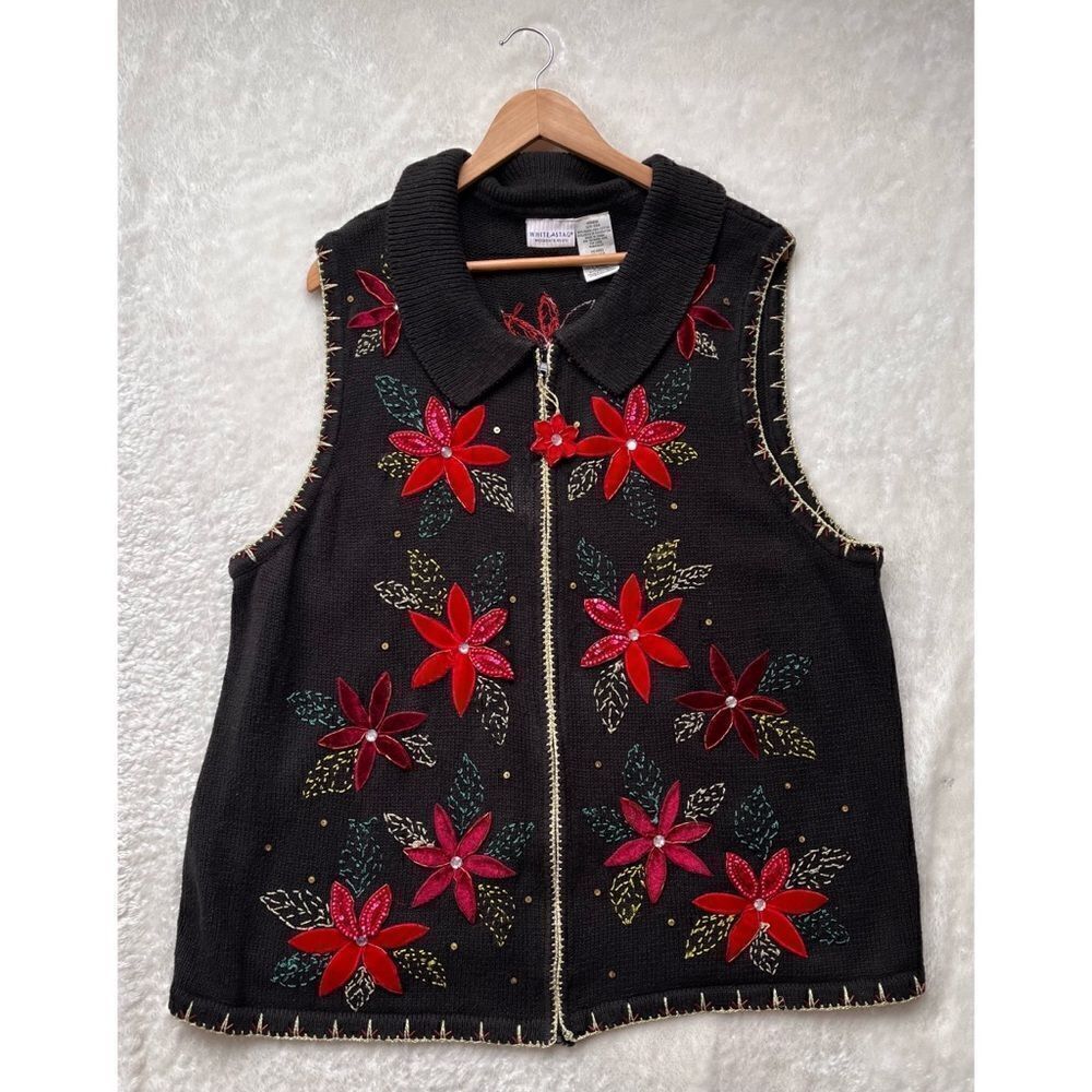 Vintage White Stag Women’s Plus Christmas Poinsettia Embroidered Sweater Vest